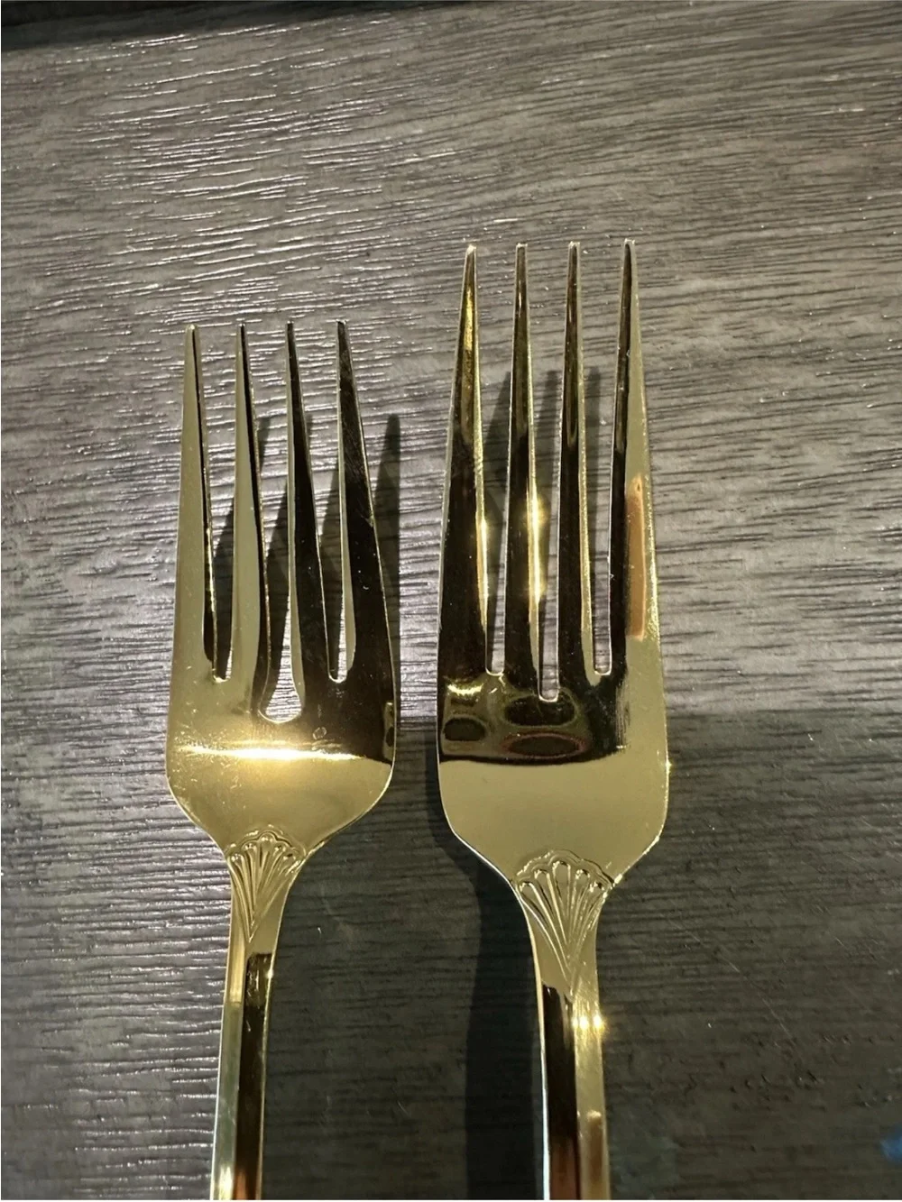 Rogers Gold-Tone Shell Handle Flatware Set - Forks & Spoons 8 each. 32 pieces